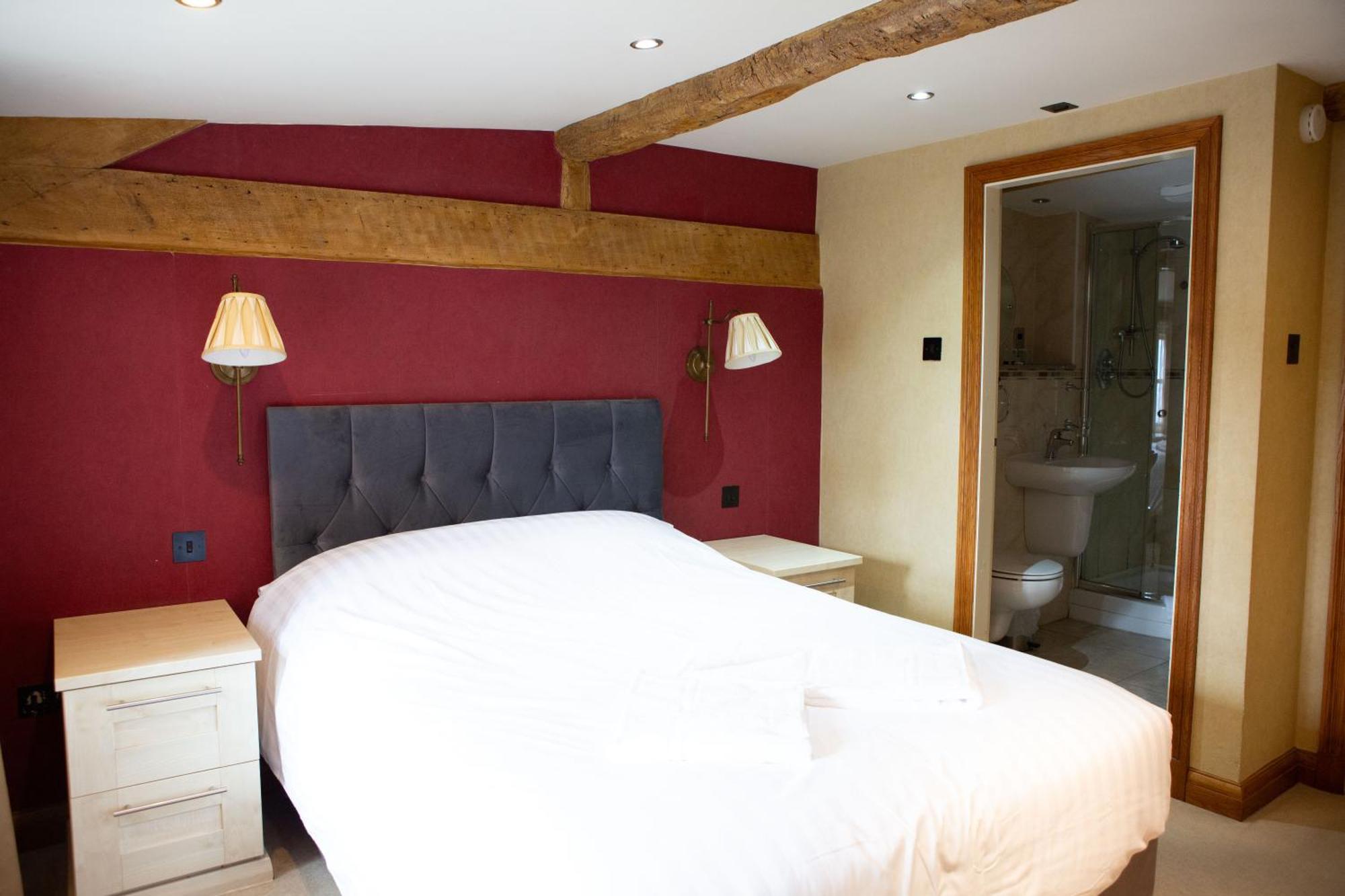 Coach House Hotell Bentham Exteriör bild
