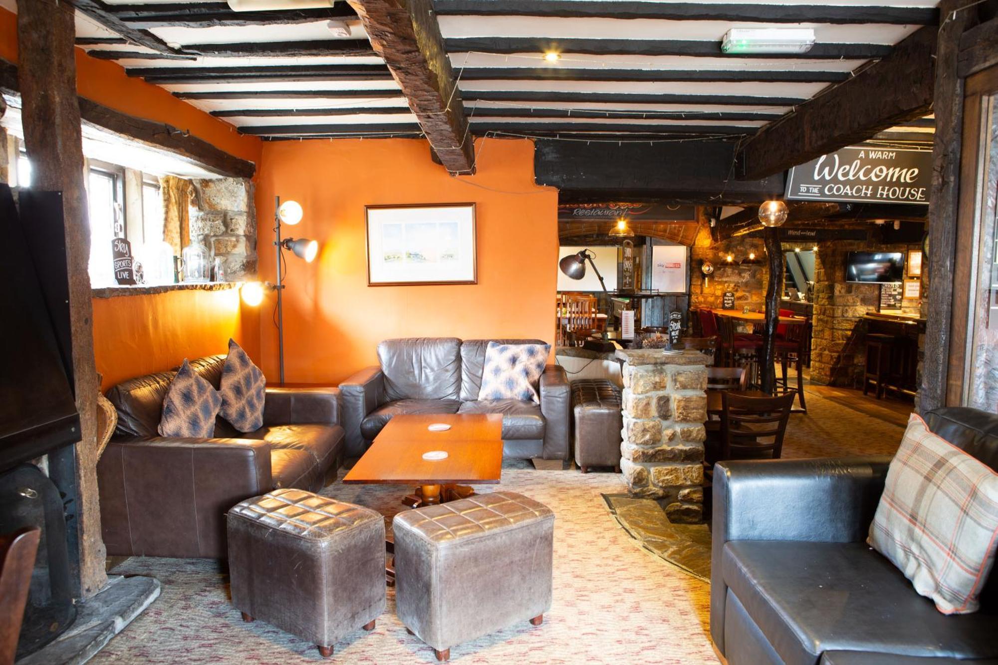 Coach House Hotell Bentham Exteriör bild